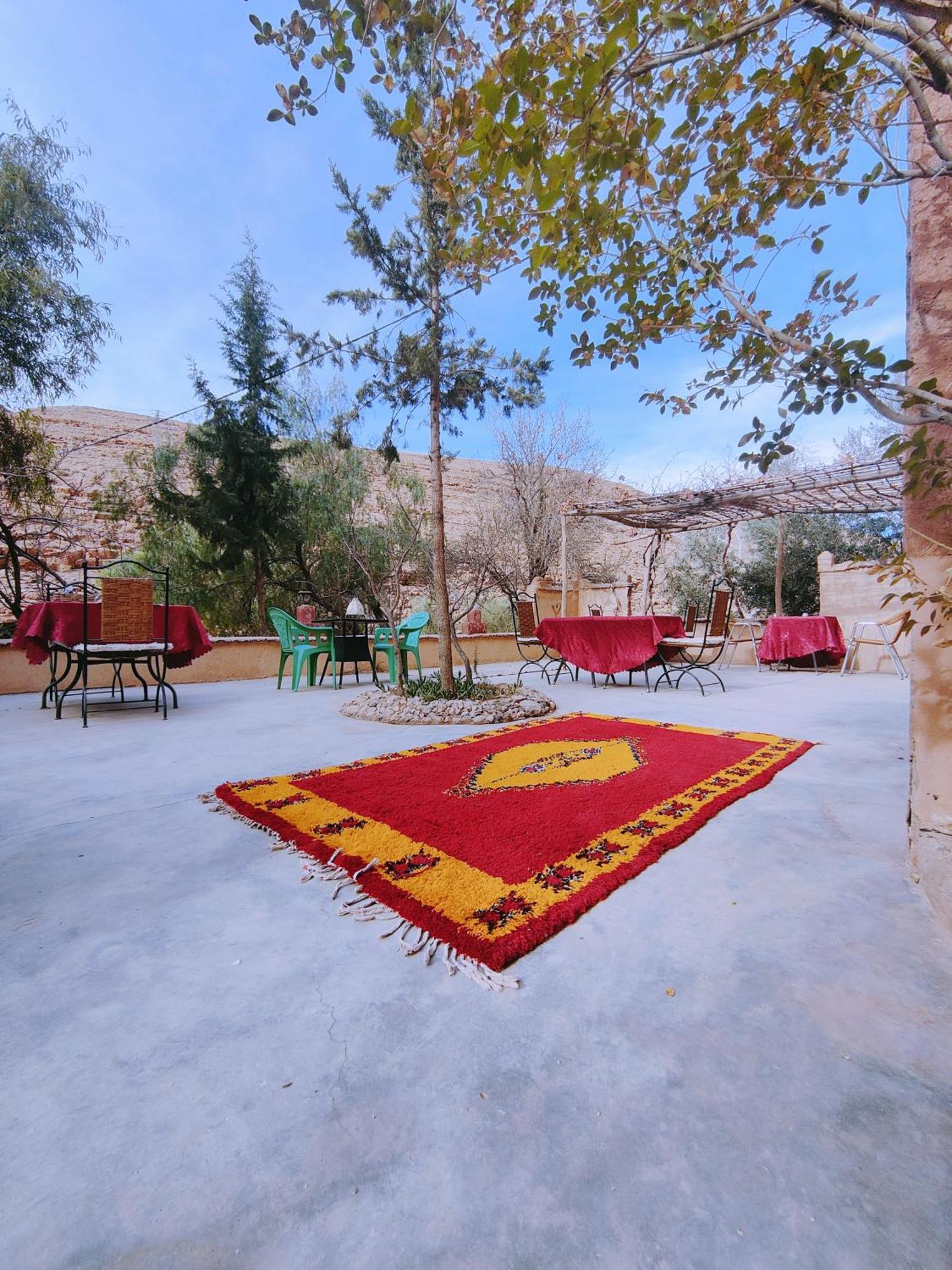 Riad Kasbah des Roches Akhendachou n'Ait Ouffi Extérieur photo