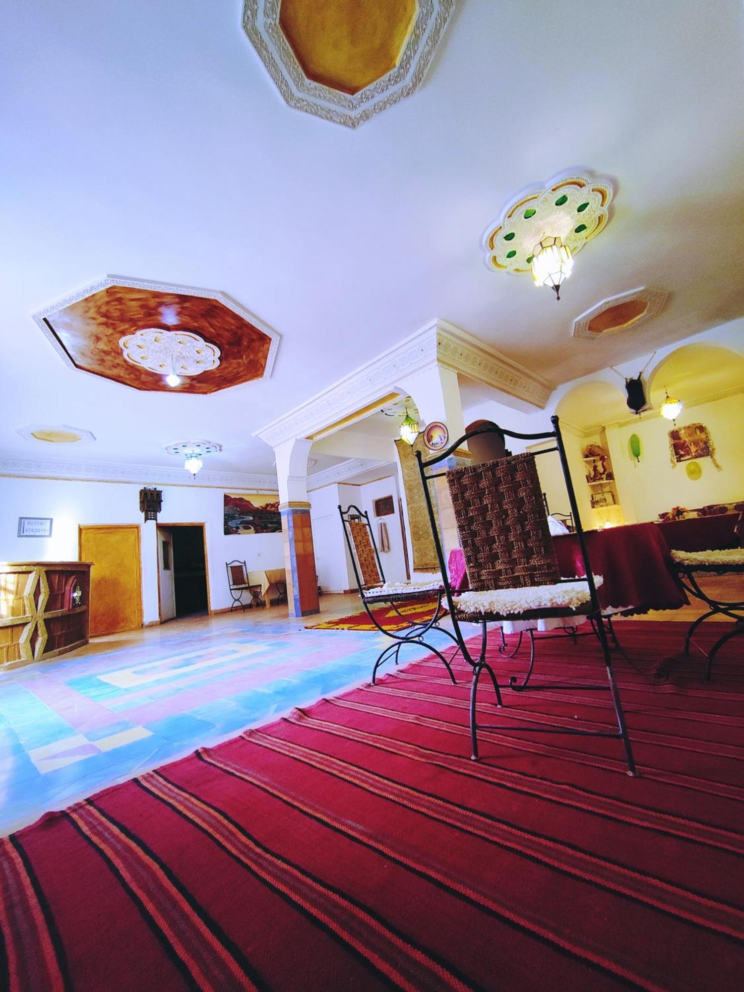 Riad Kasbah des Roches Akhendachou n'Ait Ouffi Extérieur photo